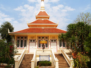 Das Wohnhaus des buddhistischen Mönchs Luang Poo Tet Tet Lang Sii, ehemals Berater Seiner Majestät des Königs.