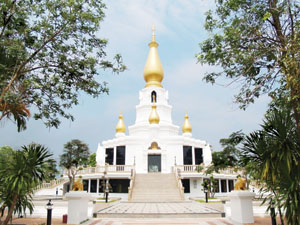 Die von der Electricity Production Authority von Thailand finanzierte Pagode des Pra Sudham Chedi.