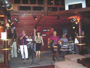 Montagnacht füllt sich Pattayas Jazz-Club zur Jam Session. 