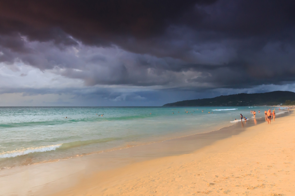 Anders als in der unwirtlichen Heimat herrschen in Thailand auch in der Regenzeit angenehme, tropische Temperaturen. Foto: Uladzimir / Adobe Stock