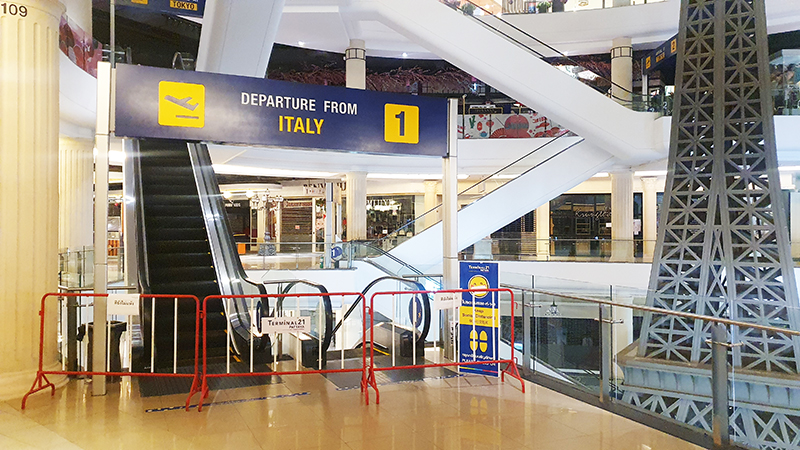 Das über die Provinz verhängte Reiseverbot gilt auch im Terminal 21: Der „Shortcut“ nach „Italien“ ist derzeit gesperrt.