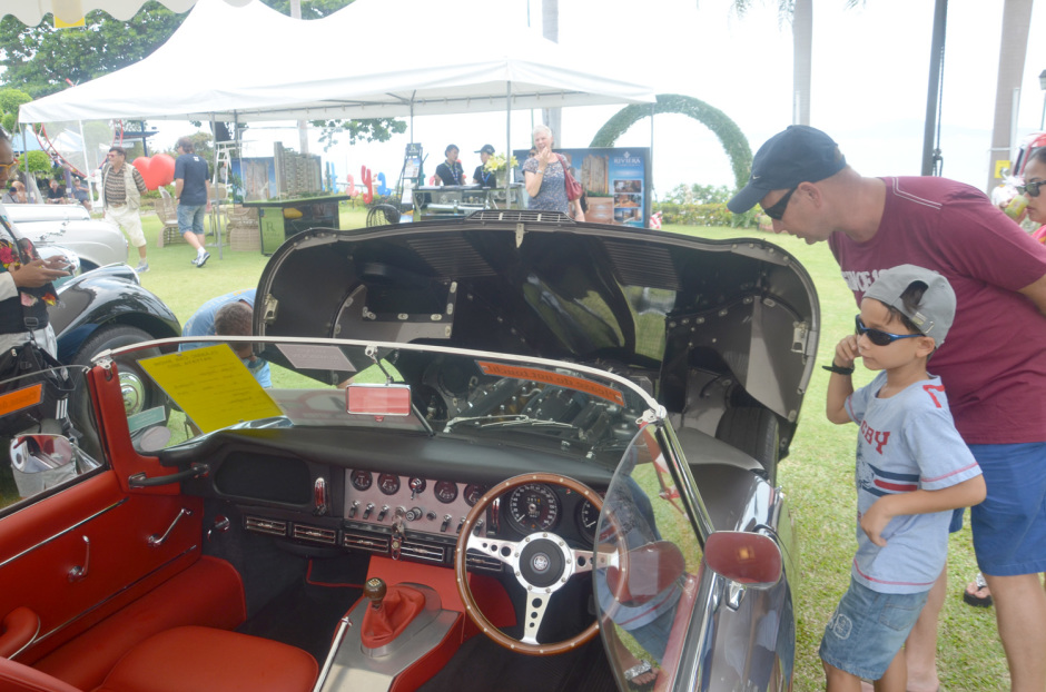 Die Classic Car Show Pattaya begeistert alle Altersklassen.