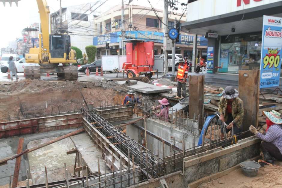Auch wenn Autofahrer über die vielen Baustellen fluchen, vom Drainagesystem werden alle Bürger profitieren. Foto: PR Pattaya