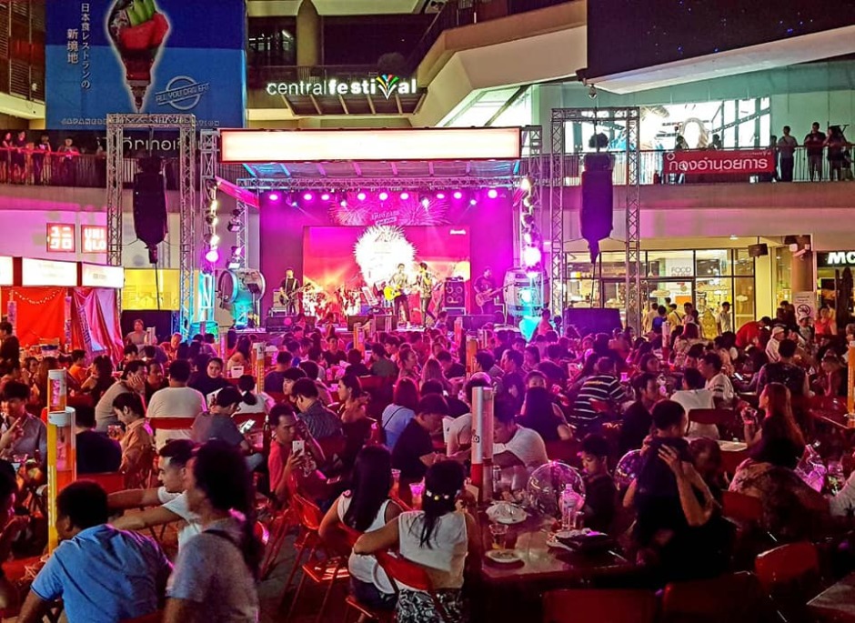 Als Publikumsmagnet erweisen sich in jedem Jahr auch die Konzerte zum Jahresausklang am CentralFestival.