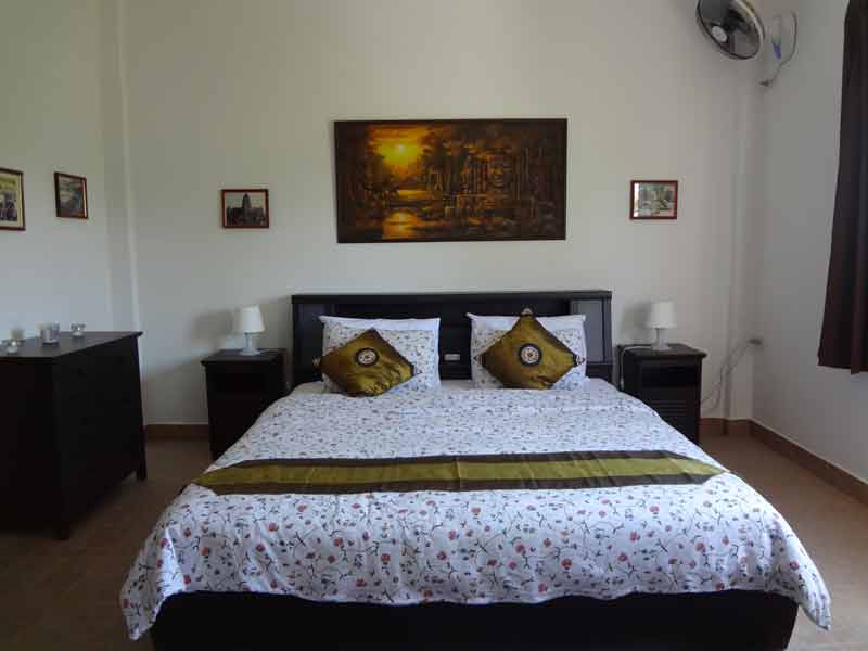 Die Gästezimmer sind modern ausgestattet und entsprechen westlichen Ansprüchen.