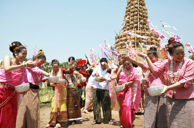 Eine traditionelle Songkranzeremonie in Chiang Mai.