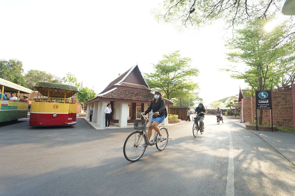 Eine Radtour durch Muanboran ist eine erlebnisreiche Zeitreise in das alte Siam lang vergangener Tage. 