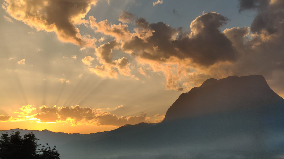 Die Tagestour zum Berggipfel vom Doi Luang Chiang Dao setzt eine Anmeldung beim Nationalparkbüro voraus.
