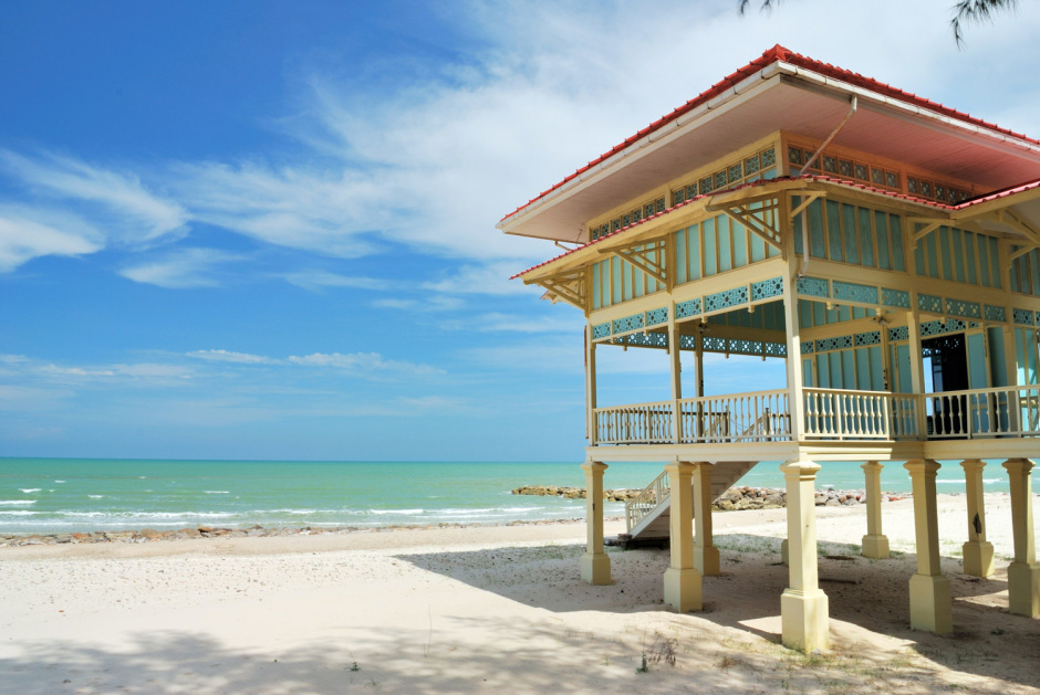 Der Sommerpalast der Königsfamilie trägt den Beinamen „Königlicher Palast weit entfernt von den Sorgen“. Foto: tanachit Adobe Stock