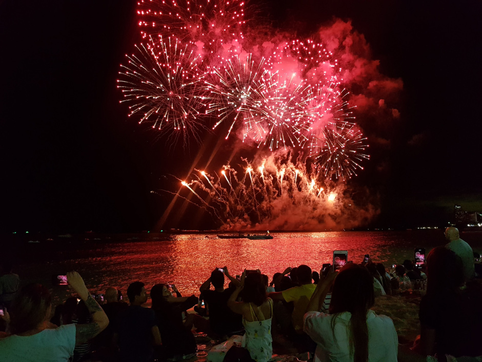 Das Pattaya International Fireworks Festival zählt zu den beliebtesten Großveranstaltungen Pattayas. Foto: Jahner