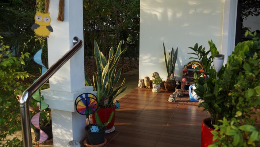 Einige Gäste haben sich ihre Bungalows mit viel Liebe dekoriert.