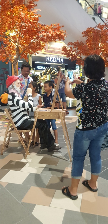 Die Mall bietet viele Motive für lustige Schnappschüsse, ein großer Spaß für die ganze Familie.
