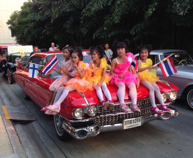 Bei der diesjährigen Vintage- und Classic-Car-Parade sind 50 Waisenkinder als Beifahrer dabei.
