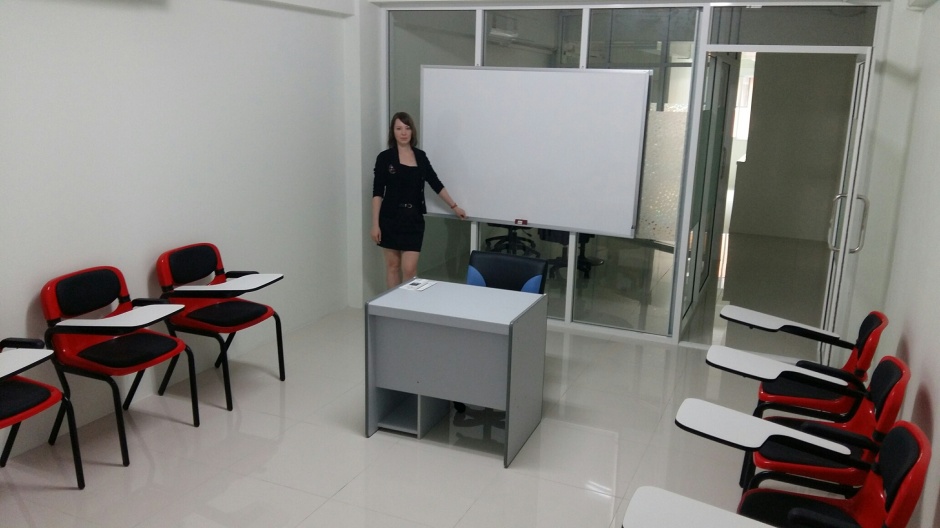 So macht Lernen Spaß: die neue Easy-ABC-Filiale in Zentral-Pattaya verfügt über 12 Unterrichtsräume, die alle angenehm hell gestaltet und modern ausgestattet sind.
