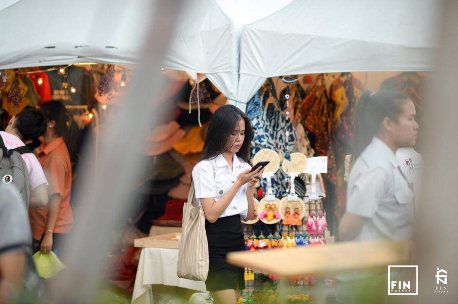 Ergänzt wird das Angebot durch Non-Food-Stände von jungen Entrepreneuren aus der Fashion-Branche.