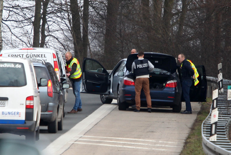 In Deutschland verstärkt die Bundespolizei ihre Kontrollen im Grenzgebiet. Foto: epa/Ralf Roeger