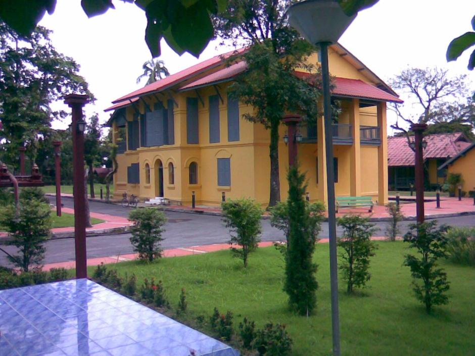 Bild 2: Residenz des Provinzgouverneurs in Nakhon Panom.