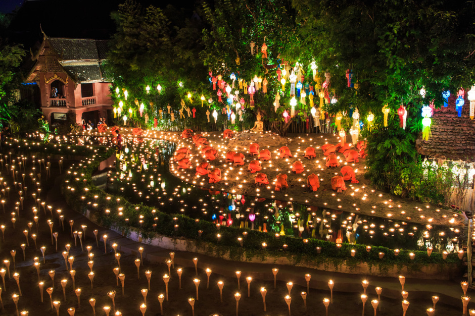 In der Loy-Krathong-Nacht erstrahlen die Tempel in Chiang Mai in einem ganz besonderen Lichterglanz. Foto: Photo Gallery / Adobe Stock