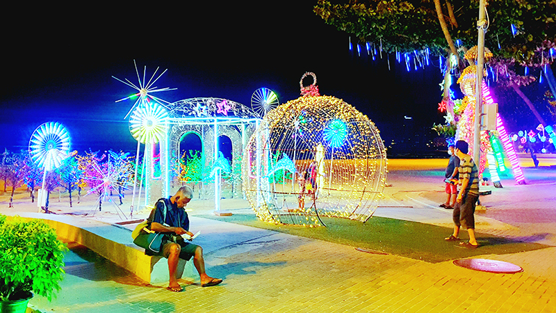 Auf Höhe Pattaya Klang soll eine Lichtinstallation die Stimmung in dunklen Corona-Zeiten erhellen.