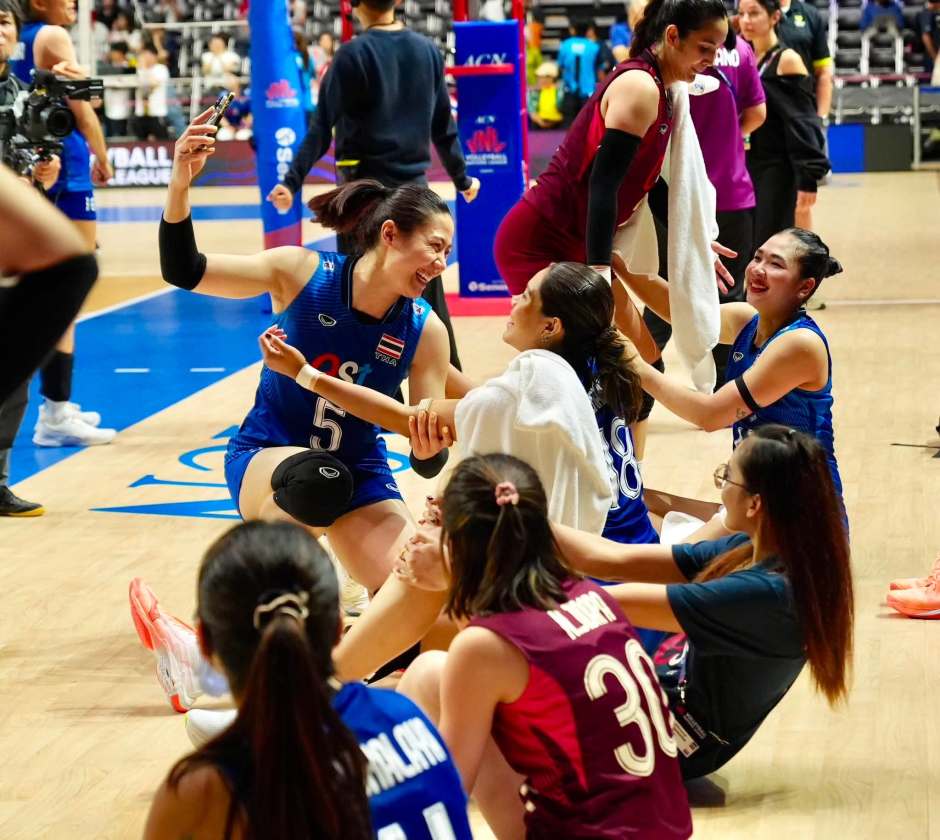 Ausgelassene Stimmung im thailändischen Team nach dem klaren Sieg in Osaka. Bild: Thailand Volleyball Association