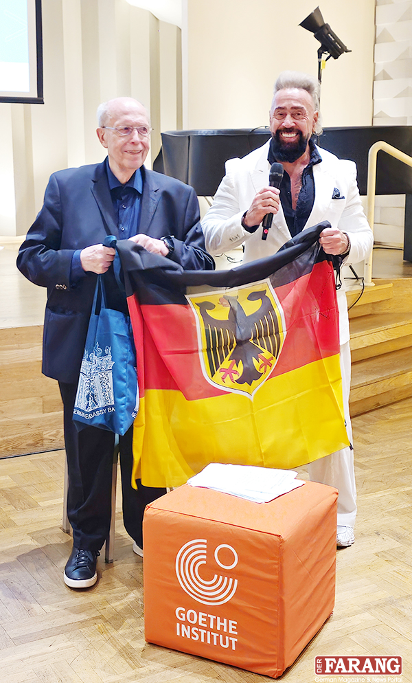 Calli mit Rainer Müller von der deutschen Botschaft Bangkok.