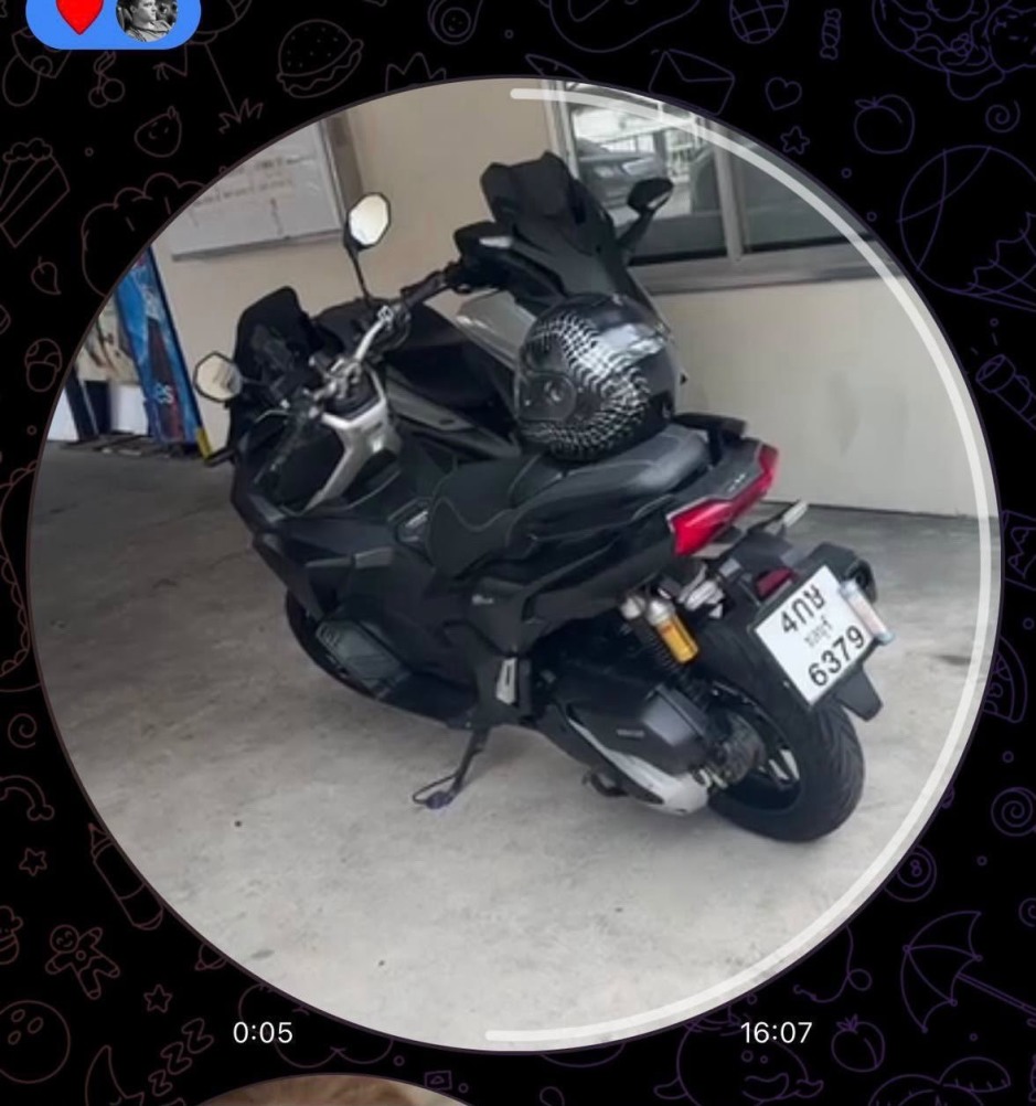 Mit diesem schwarz-grauen Honda ADV 160 sollen die beiden Vermissten unterwegs gewesen sein. Bild: TMN.TV