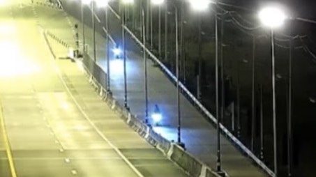 Aufnahmen einer Überwachungskamera an der M7 könnten neue Hinweise zum Vermisstenfall liefern. Bild: TMN.TV