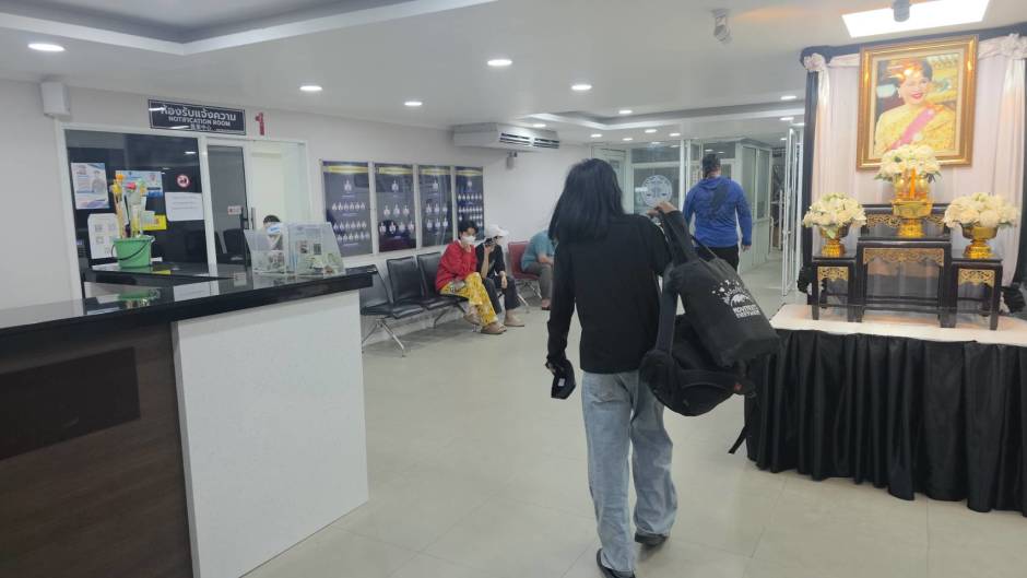 Überführung der Beteiligten in die Polizeistation Pattaya City zur weiteren Vernehmung. Bild: TMN.TV