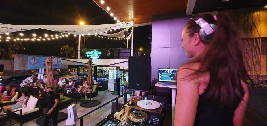 Chompoo wird mit pumpenden Ibiza-House-Beats für Stimmung sorgen. Foto: Jahner