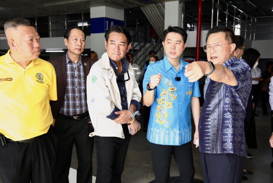 Pattayas Bürgermeister Poramet Ngampichet bei der Übergangsinspektion am Mittwoch. Bild: PR Pattaya
