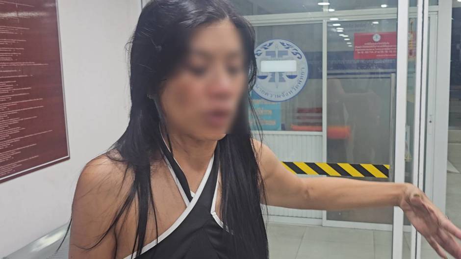 Die 44-jährige Geschädigte schilderte der Polizei den Überfall durch zwei Motorradfahrer in der Soi 7 an der Jomtien Second Road. Bild: TMN.TV
