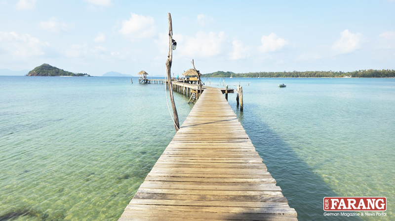 Perfekt zum Baden und Schnorcheln: Der Pier des Coco Cape Resort. Nicht-Hotelgäste müssen jedoch einen Eintritt in Höhe von 200 Baht bezahlen.