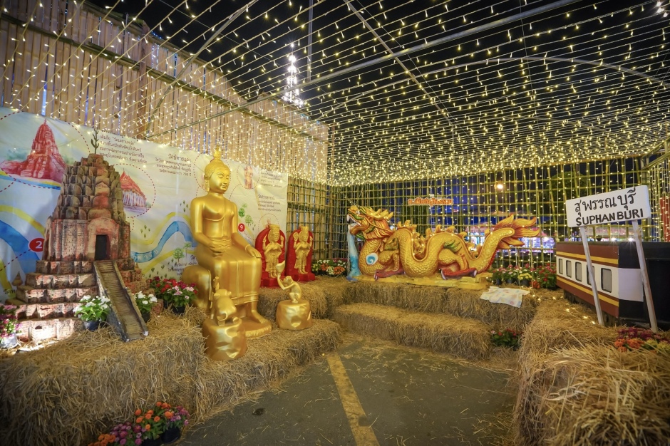 Thematische Ausstellung mit religiösen und kulturellen Motiven im Rahmenprogramm der Don-Chedi-Gedenkfeier.