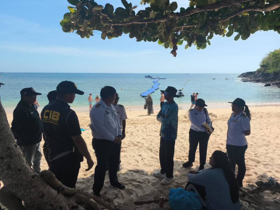 Beamte mehrerer Behörden verschaffen sich vor Ort einen Überblick über die Situation am Strand. Foto: Phuket Info Center