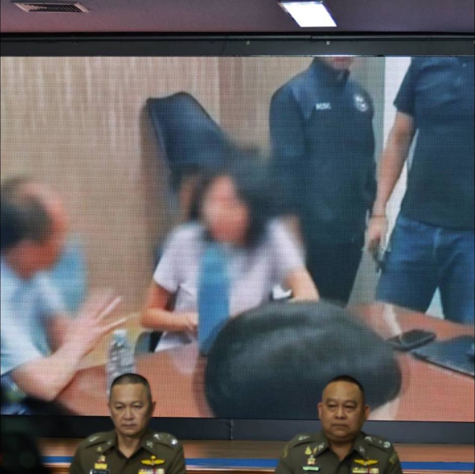 Die chinesische Studentin wurde von den Ermittlern in Sicherheit gebracht, nachdem Betrüger sie zur Inszenierung ihrer eigenen Entführung gedrängt hatten. Foto: Royal Thai Police