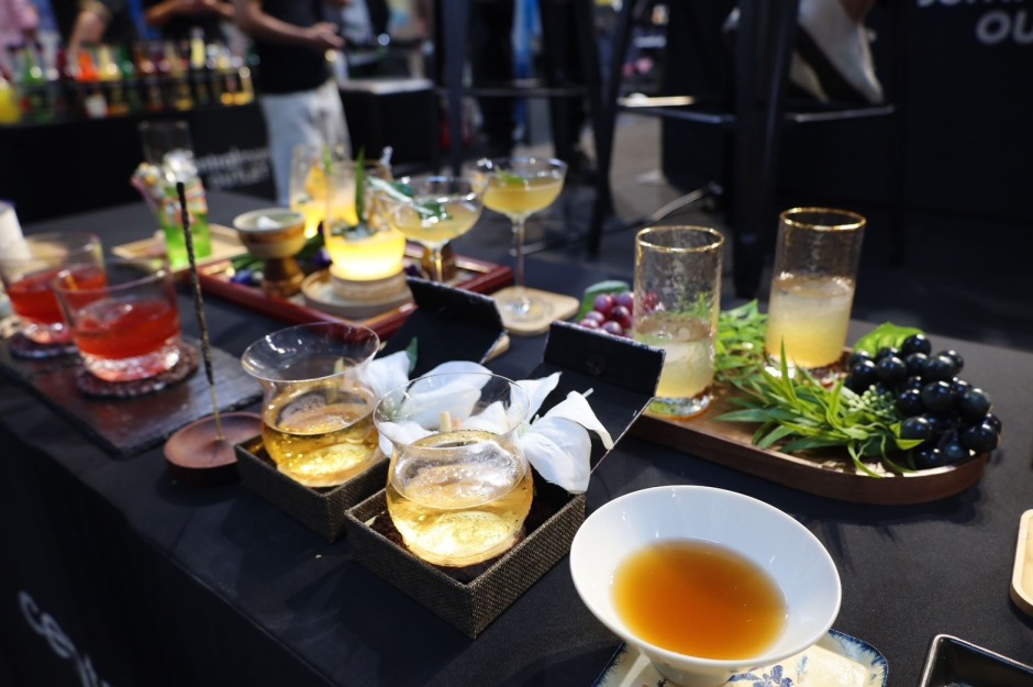 Die Teilnehmer präsentierten ihre Cocktails mit außergewöhnlichen Zutaten und kreativen Servierkonzepten. Bild TMN.TV