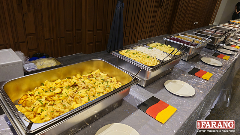 Das Buffet bot eine breite Auswahl an beliebten deutschen Spezialitäten, die großen Anklang fanden.