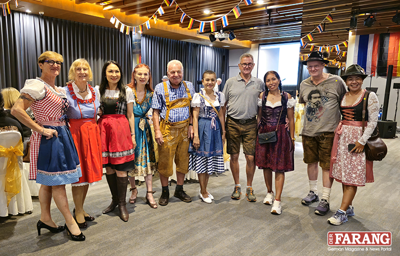Mit ihren Dirndln und Lederhosen trugen die Gäste zur besonderen Atmosphäre des Abends bei.