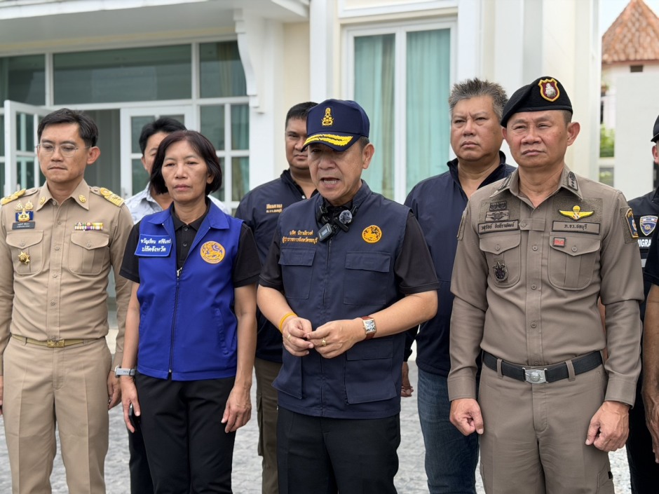 Der Gouverneur der Provinz Chonburi erläutert die ersten Ergebnisse der groß angelegten Kontrollaktion in Pattaya. Bild TMN.TV