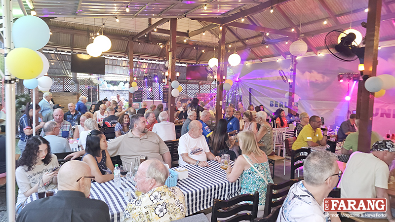 Zahlreiche Gäste füllten den Beergarden Bramburi bereits am Nachmittag und sorgten für eine gut besuchte Abschiedsfeier.