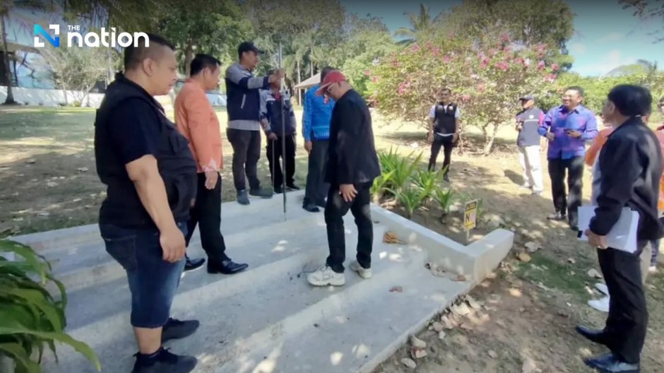 Eine illegal errichtete Treppe vor der Strandvilla eines Schweizers zieht das Interesse der Behörden auf sich. Foto: The Nation