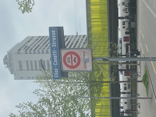 Der tote Dichter erhielt eine Straße.