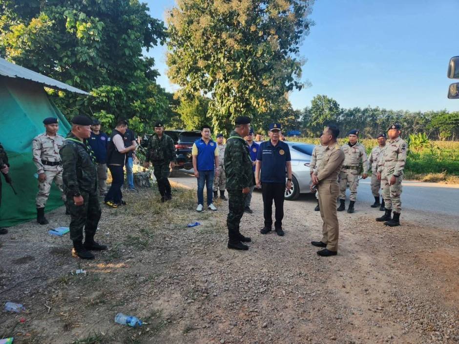 Militär- und Provinzbeamte in Tak koordinieren nach dem Grenzübertritt humanitäre Sofortmaßnahmen. Foto: Royal Thai Army
