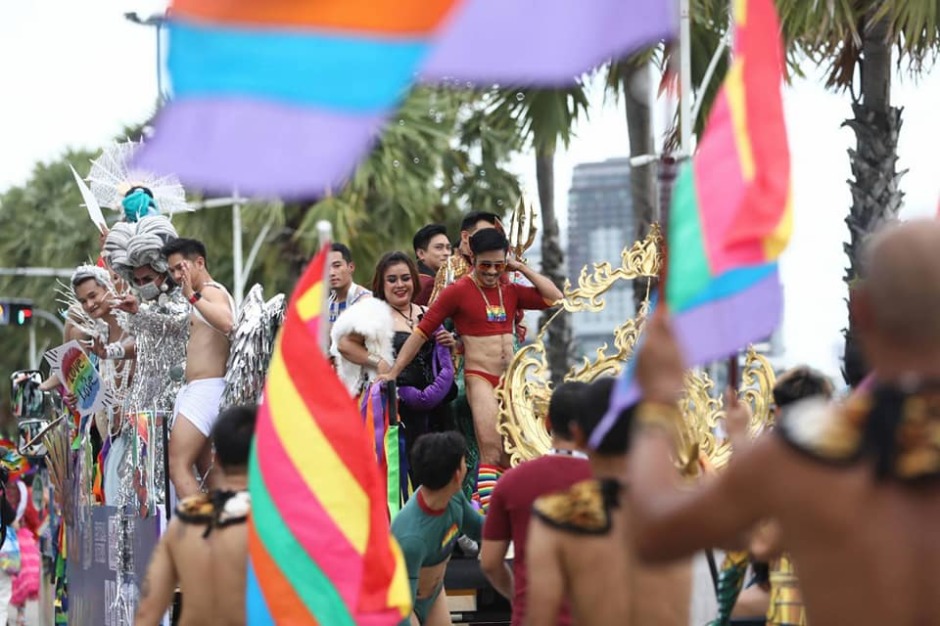 Der Umzug setzte sich um 16.00 Uhr am Central Marina in Bewegung und erreichte knapp 90 Minuten später das Central Festival. Bild: PR Pattaya