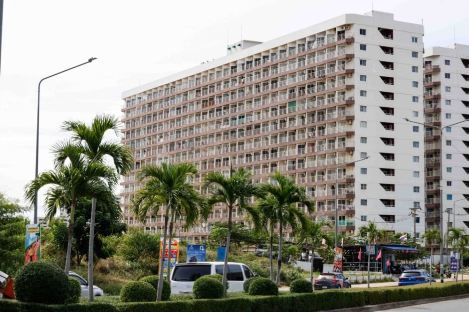 In diesem Apartmentkomplex in Pattaya soll die 17-Jährige getötet worden sein. Foto: epa/Dario Pignatelli