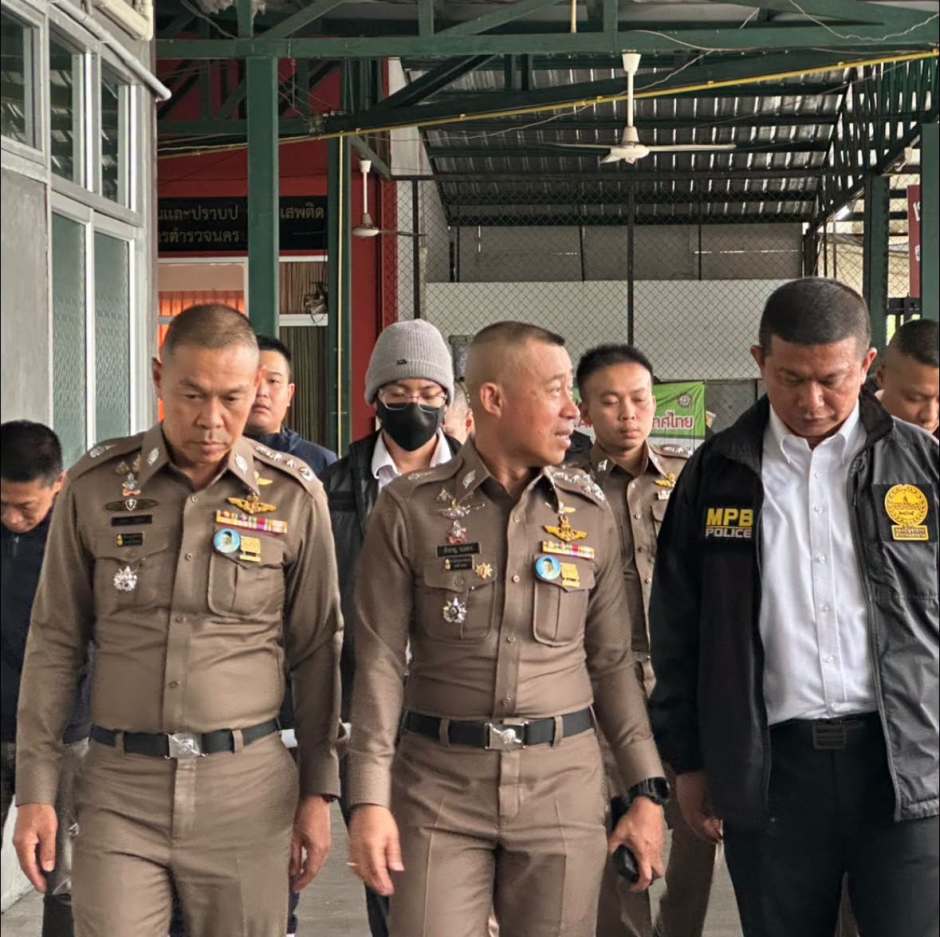 Ermittler der Metropolitan Police und des ONCB koordinieren die weiteren Maßnahmen im erweiterten Drogenverfahren. Foto: Royal Thai Police