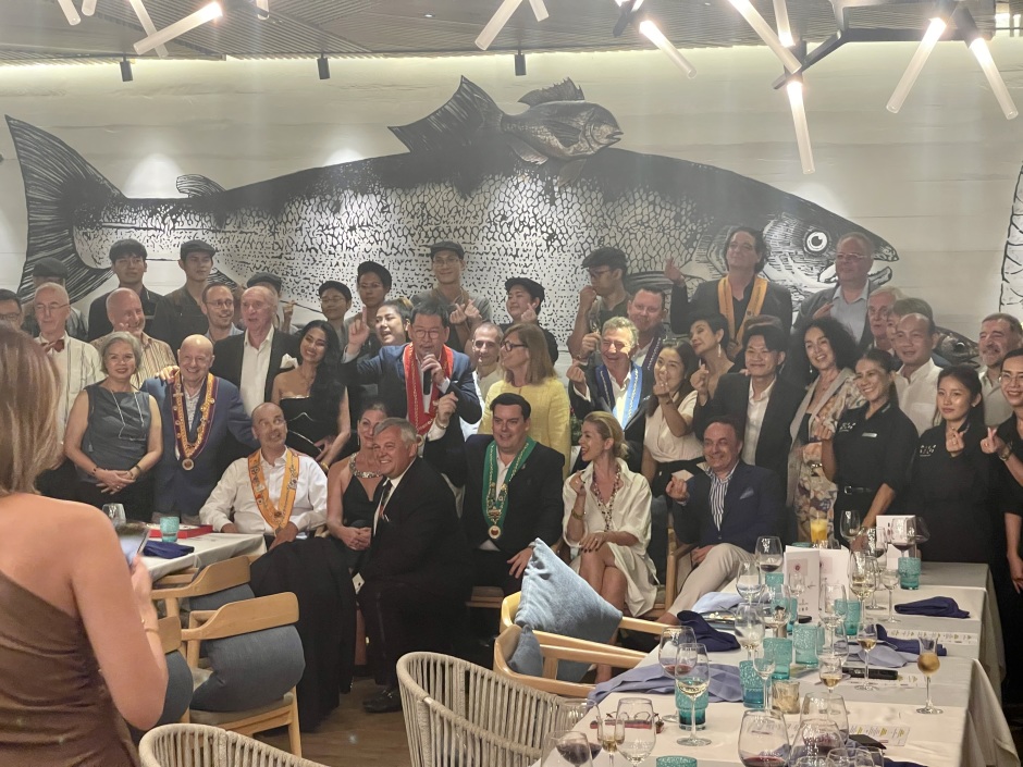 In bester Stimmung - die Gäste des Tedeschi Dinners. Foto: Rothschild